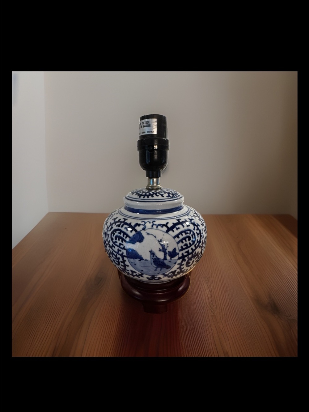Mid-century Chinoiserie Asian Petite Blue and White Ginger Jar Table Lamp 9”